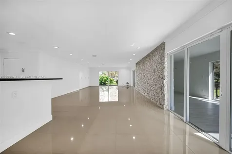 820 E Cypress Lane Pompano Beach FL 33069