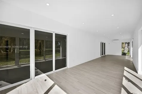 820 E Cypress Lane Pompano Beach FL 33069