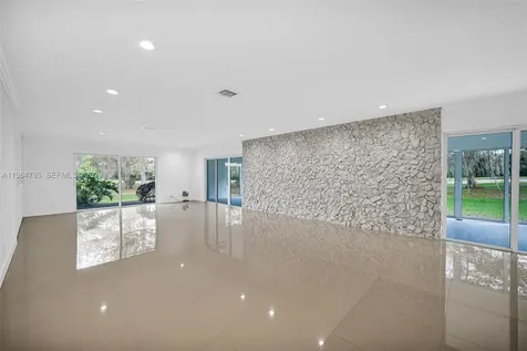 820 E Cypress Lane Pompano Beach FL 33069
