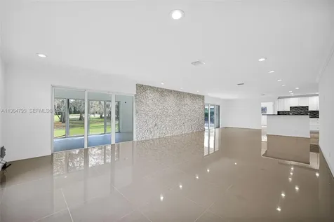 820 E Cypress Lane Pompano Beach FL 33069