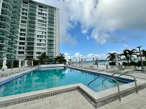 1000 West Avenue Miami Beach FL 33139
