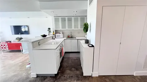1000 West Avenue Miami Beach FL 33139