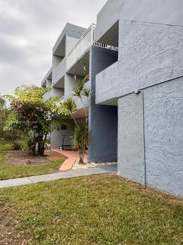 9365 Fontainebleau Boulevard Miami FL 33172
