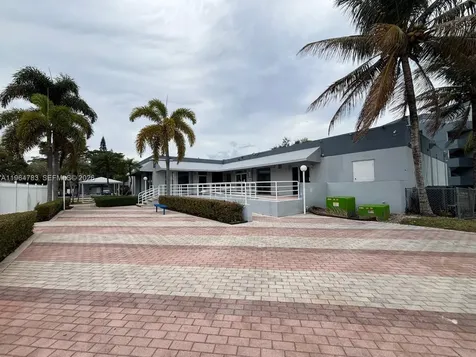 9365 Fontainebleau Boulevard Miami FL 33172