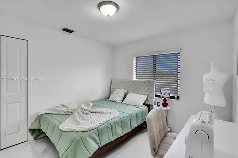1712 NW 76th Terrace Miami FL 33147