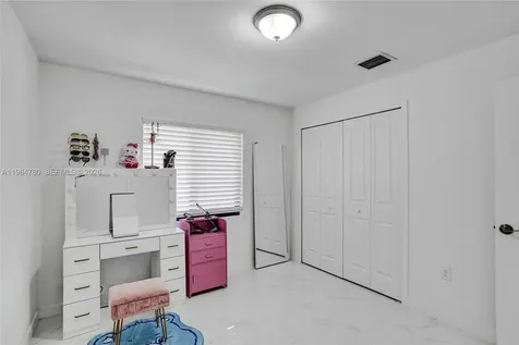 1712 NW 76th Terrace Miami FL 33147