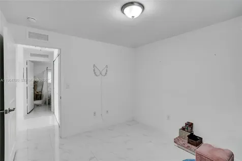1712 NW 76th Terrace Miami FL 33147