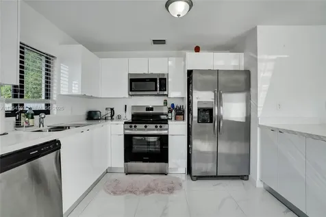 1712 NW 76th Terrace Miami FL 33147