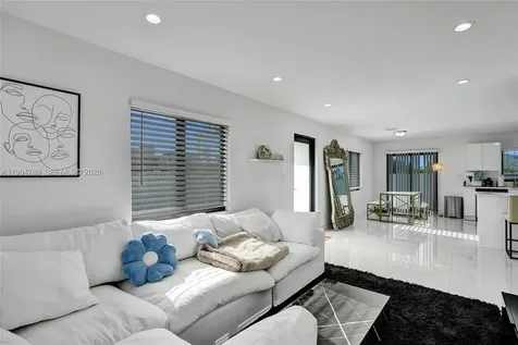 1712 NW 76th Terrace Miami FL 33147