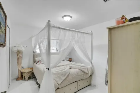 1712 NW 76th Terrace Miami FL 33147