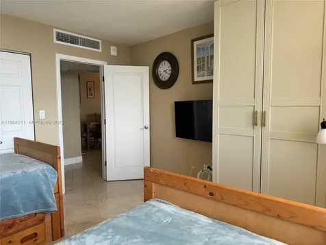 3180 S Ocean Drive Hallandale Beach FL 33009