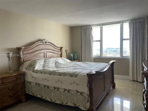 3180 S Ocean Drive Hallandale Beach FL 33009