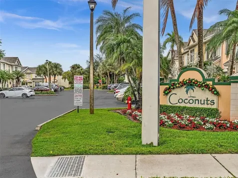 60 Key West Court Weston FL 33326