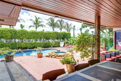 913 Diplomat Parkway Hallandale Beach FL 33009