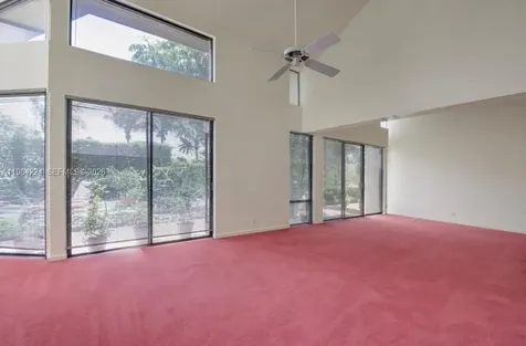 913 Diplomat Parkway Hallandale Beach FL 33009