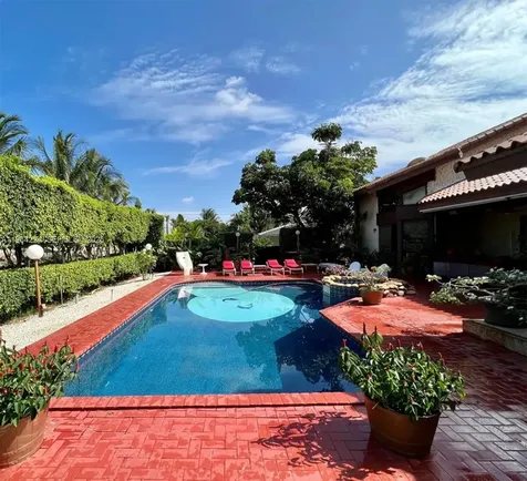 913 Diplomat Parkway Hallandale Beach FL 33009