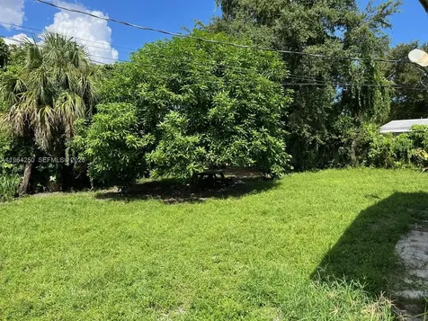 3921-3923 NW 164th Street Miami Gardens FL 33054