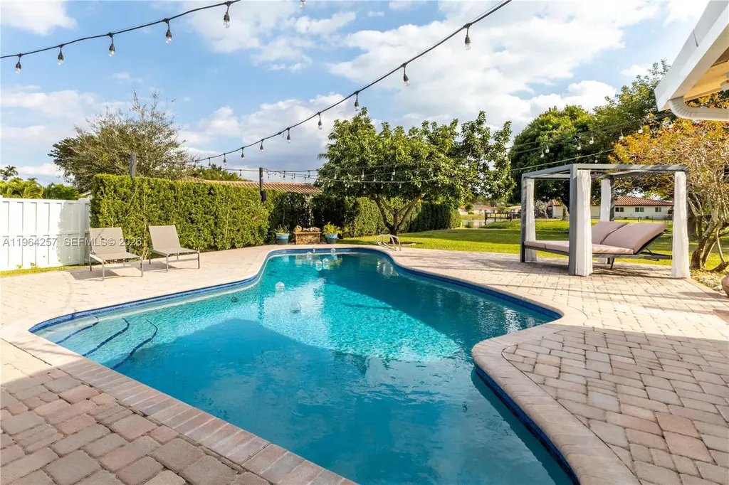 12126 NW 32nd Place Coral Springs FL 33065