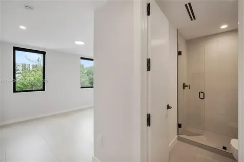 2962 W Trade Avenue Coconut Grove FL 33133