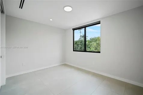 2962 W Trade Avenue Coconut Grove FL 33133