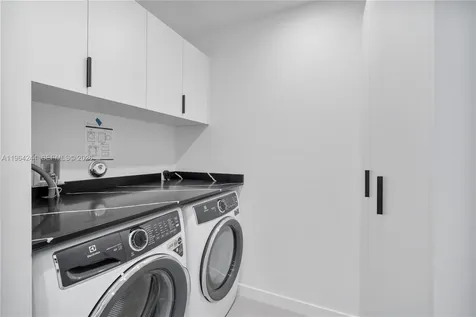 2962 W Trade Avenue Coconut Grove FL 33133