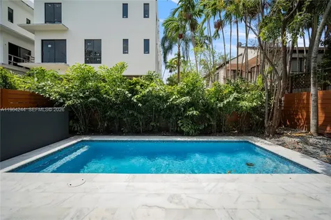 2962 W Trade Avenue Coconut Grove FL 33133