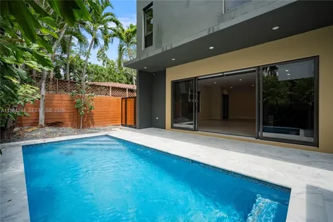 2962 W Trade Avenue Coconut Grove FL 33133