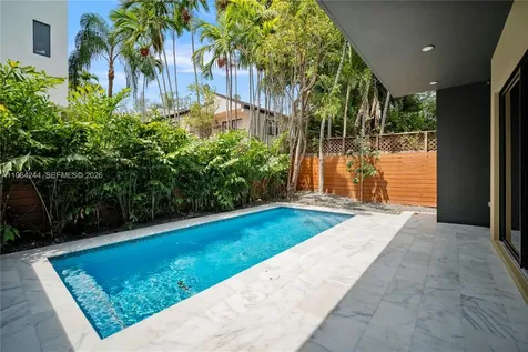 2962 W Trade Avenue Coconut Grove FL 33133
