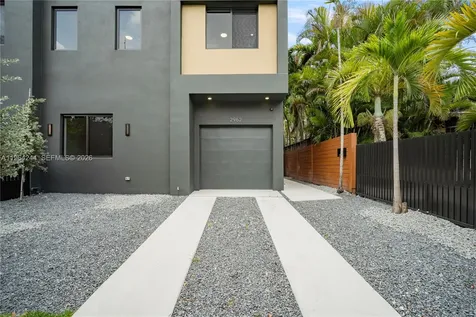 2962 W Trade Avenue Coconut Grove FL 33133