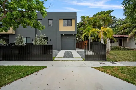 2962 W Trade Avenue Coconut Grove FL 33133