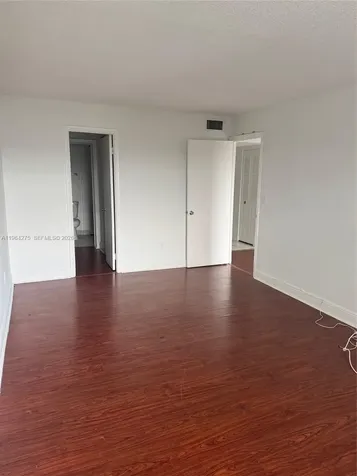 496 NW 165th Street Road Miami FL 33169