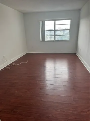 496 NW 165th Street Road Miami FL 33169