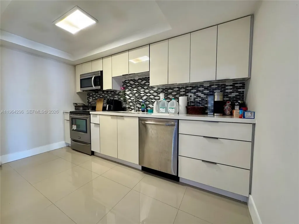 18011 Biscayne Boulevard Aventura FL 33160