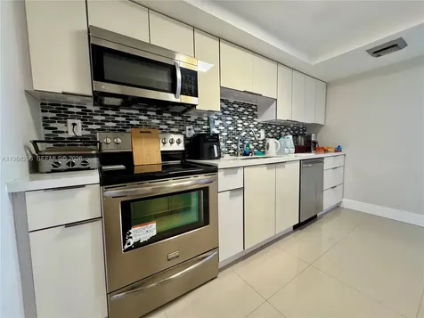 18011 Biscayne Boulevard Aventura FL 33160