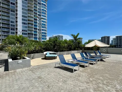 18011 Biscayne Boulevard Aventura FL 33160