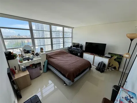 18011 Biscayne Boulevard Aventura FL 33160