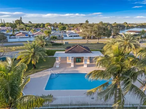 17501 SW 140th Court Miami FL 33177