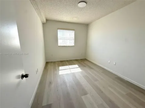 185 SE 14th Terrace Miami FL 33131