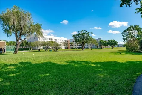 8040 N Sunrise Lakes Drive Sunrise FL 33322