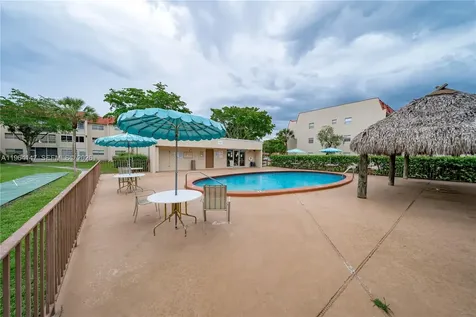 8040 N Sunrise Lakes Drive Sunrise FL 33322