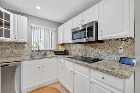 8040 N Sunrise Lakes Drive Sunrise FL 33322