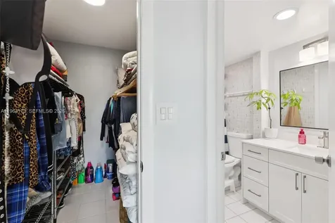 2201 Brickell Avenue Miami FL 33129