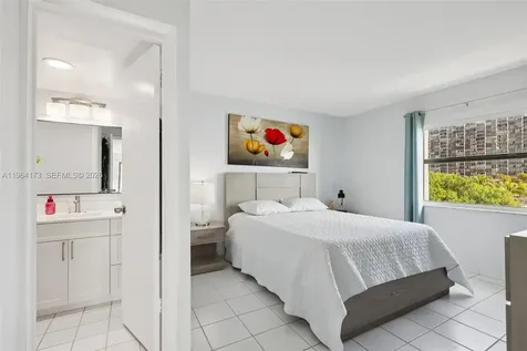 2201 Brickell Avenue Miami FL 33129