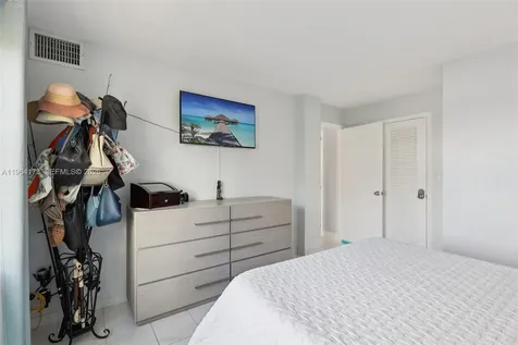 2201 Brickell Avenue Miami FL 33129