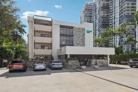 2201 Brickell Avenue Miami FL 33129