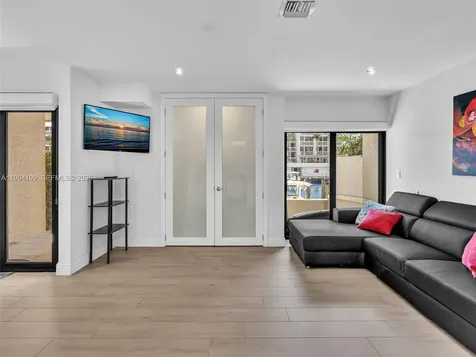 15 Port Side Drive Fort Lauderdale FL 33316