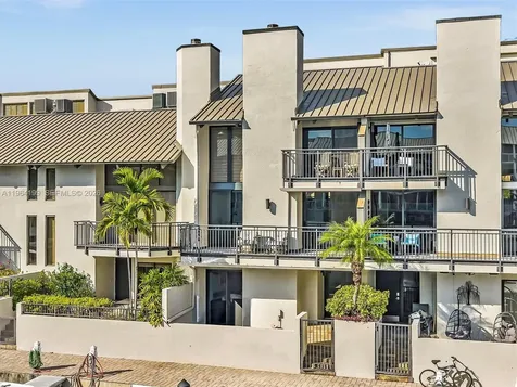 15 Port Side Drive Fort Lauderdale FL 33316