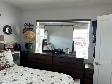 991 E 47th Street Hialeah FL 33013