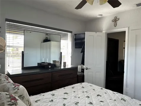 991 E 47th Street Hialeah FL 33013