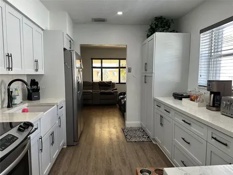 991 E 47th Street Hialeah FL 33013